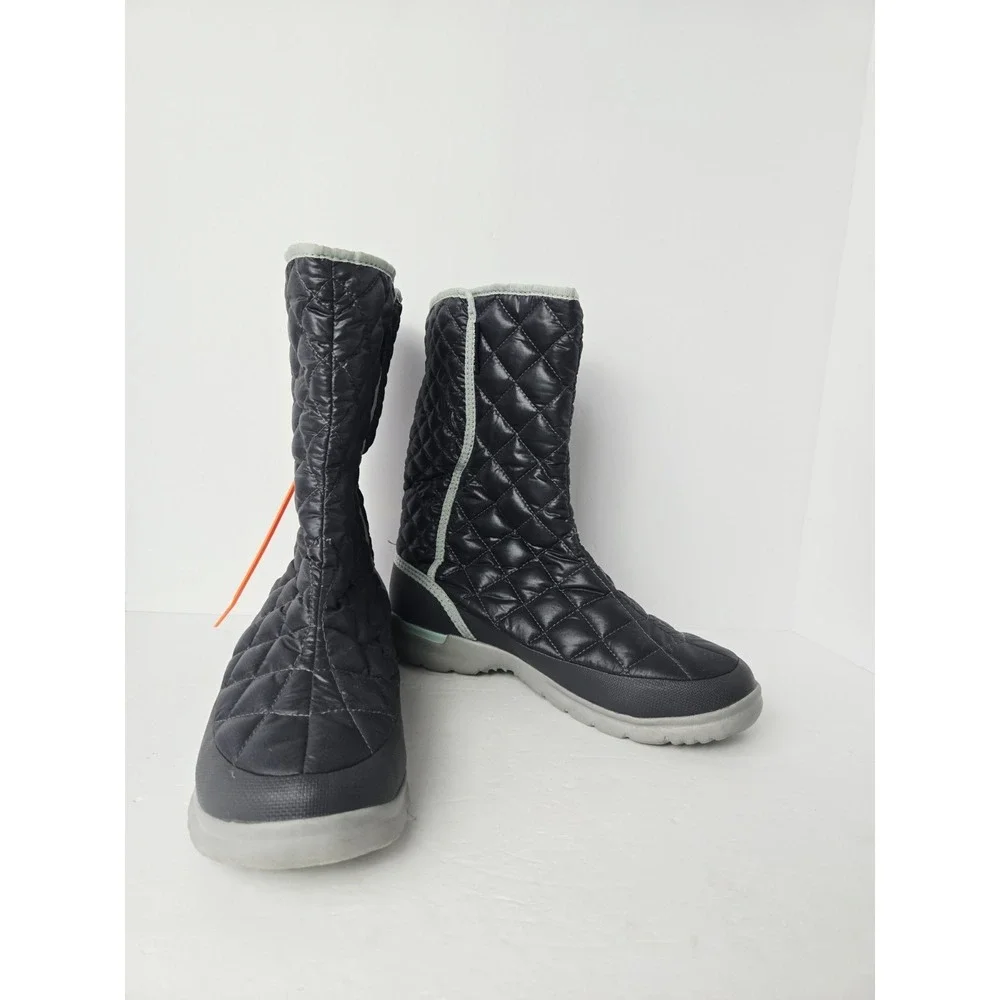 North Face Womens Boots sz 8 Winter button Thermoball quilted
